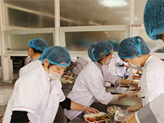 摩登7的内部人员关系