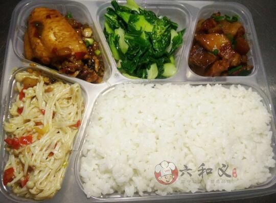 如何搭配工作餐？