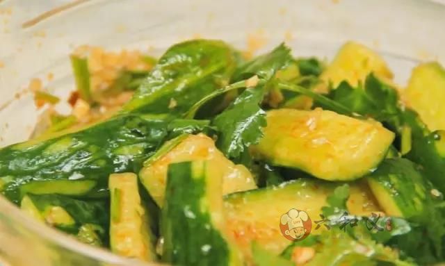 拍黄瓜好吃的秘籍，看一遍就懂！天再热也能有好胃口