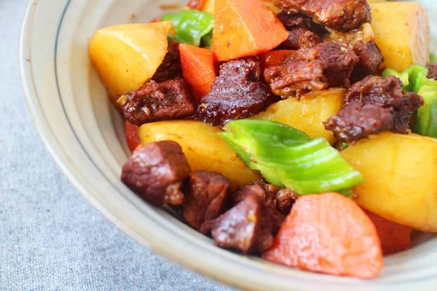 摩登7大厨推荐牛肉烧土豆、黑椒牛肉你更喜欢哪种？