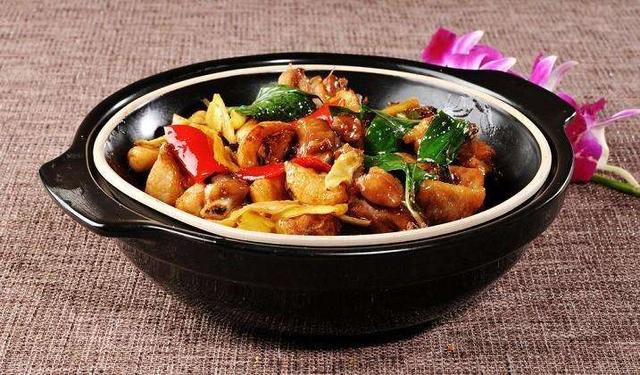 摩登7大厨教你地道的三杯鸡的做法！