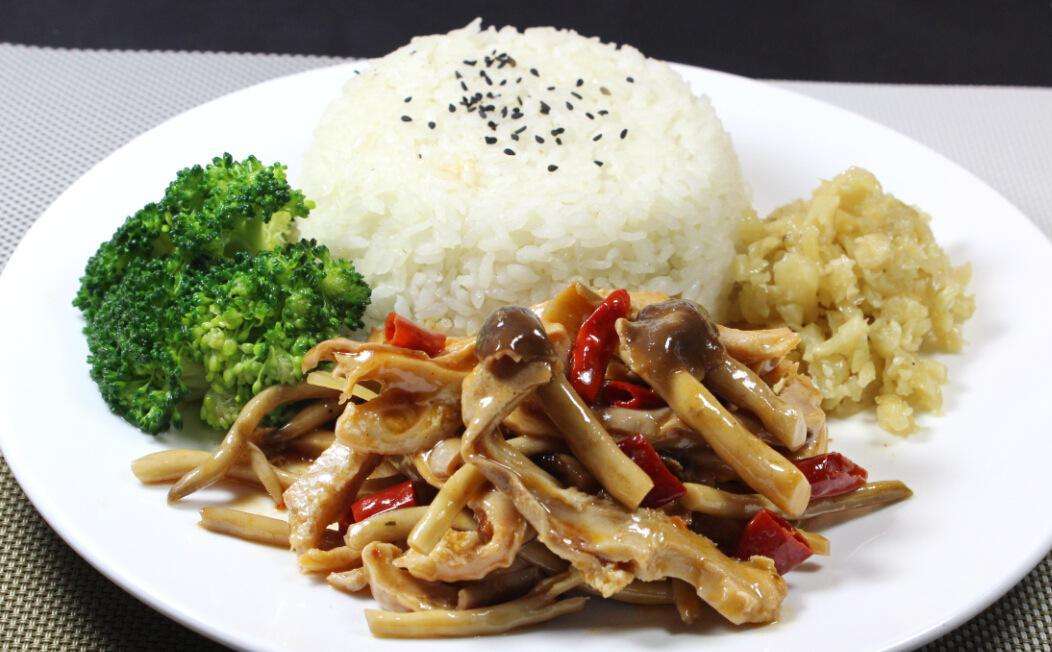 食堂承包质量决定祖国未来的健康