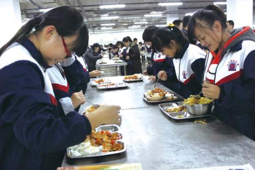 学校食堂承包需要安全与营养并重