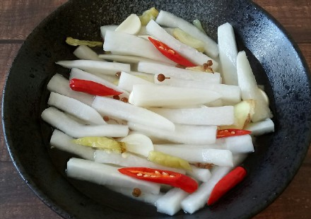 酸辣开胃又脆爽的泡萝卜！看一次就能学会