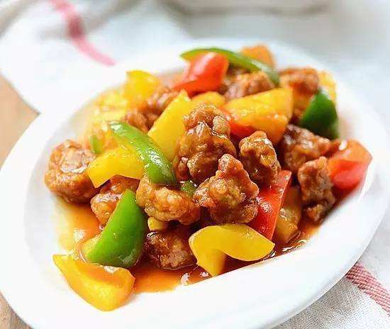 菠萝咕咾肉，酸酸甜甜的美好搭配