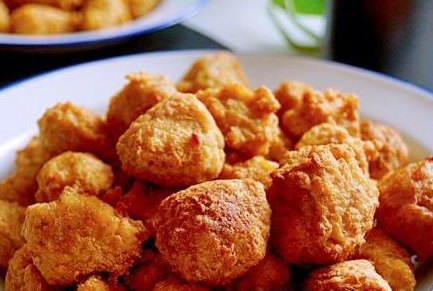 油炸豆腐猪肉丸，酥脆浓香爽滑做汤做菜两相宜 