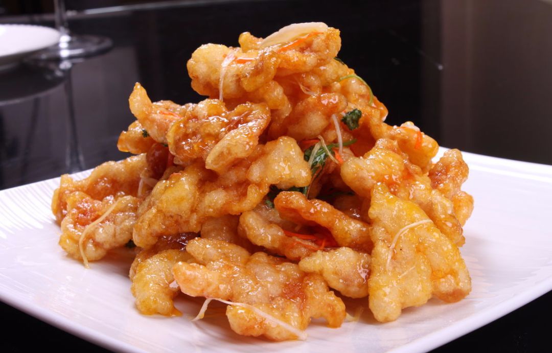 锅包肉是用锅把肉包住？做法其实很简单，家里也能做