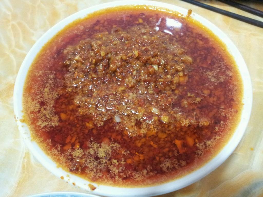 自制百搭蒜蓉酱，凉拌炒菜都合适，香到口水直流 