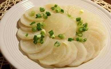 0基础厨房小白必学菜：清蒸萝卜，晶莹鲜香色香味俱全 