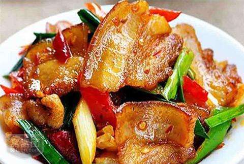 这道美味的酱烧回锅肉，好吃的没法形容