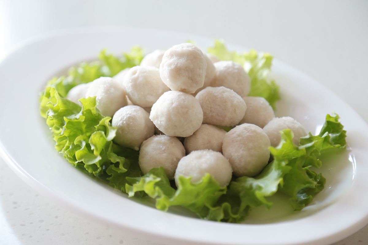 超级简单的自制鱼丸，再也不担心外面买的有添加剂啦 