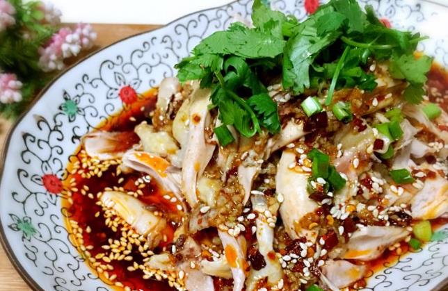 凉拌手撕鸡丝，超美味下饭的低卡路里减肥健身餐！