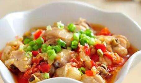 鸡翅不要总是红烧，配上剁椒简直是舌头的盛宴