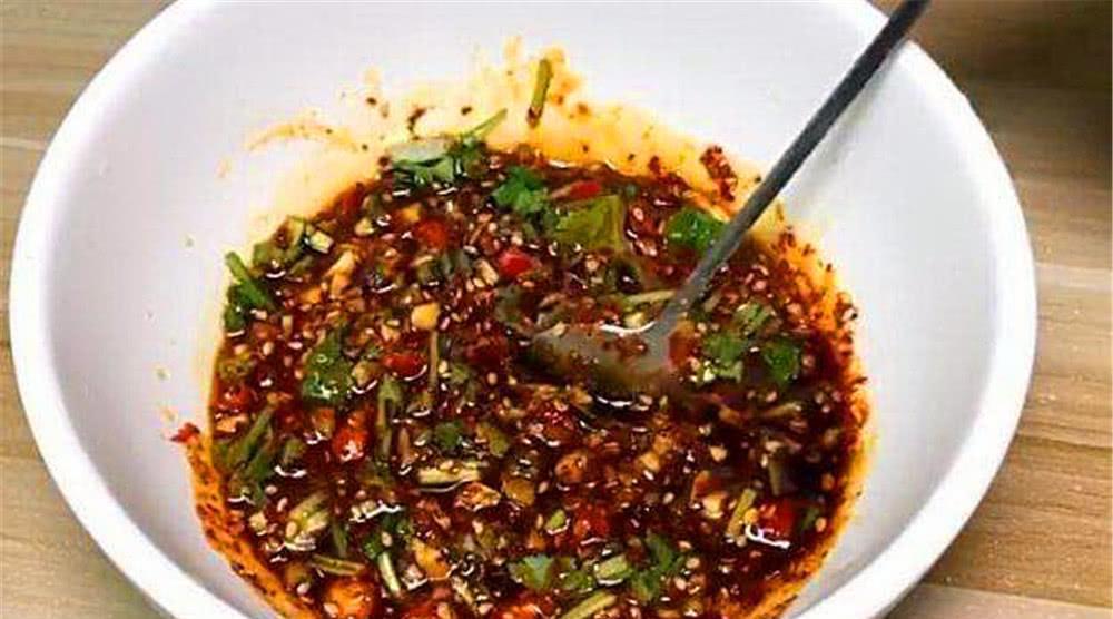 学会这些万能凉拌汁的做法，凉拌菜不要太好吃！