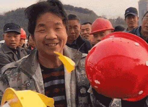 安全帽对比事件持续发酵，摩登7表示：