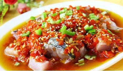 鲜香麻辣的剁椒鱼块，超级下饭，一学就会！ 