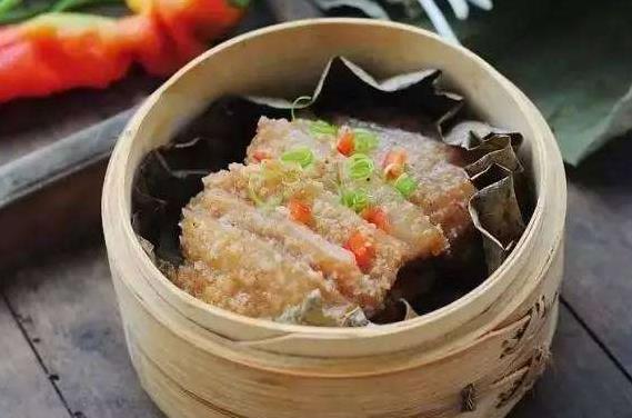 清香鲜美的荷叶粉蒸肉，炎炎夏日中的必备美食，你吃过吗 