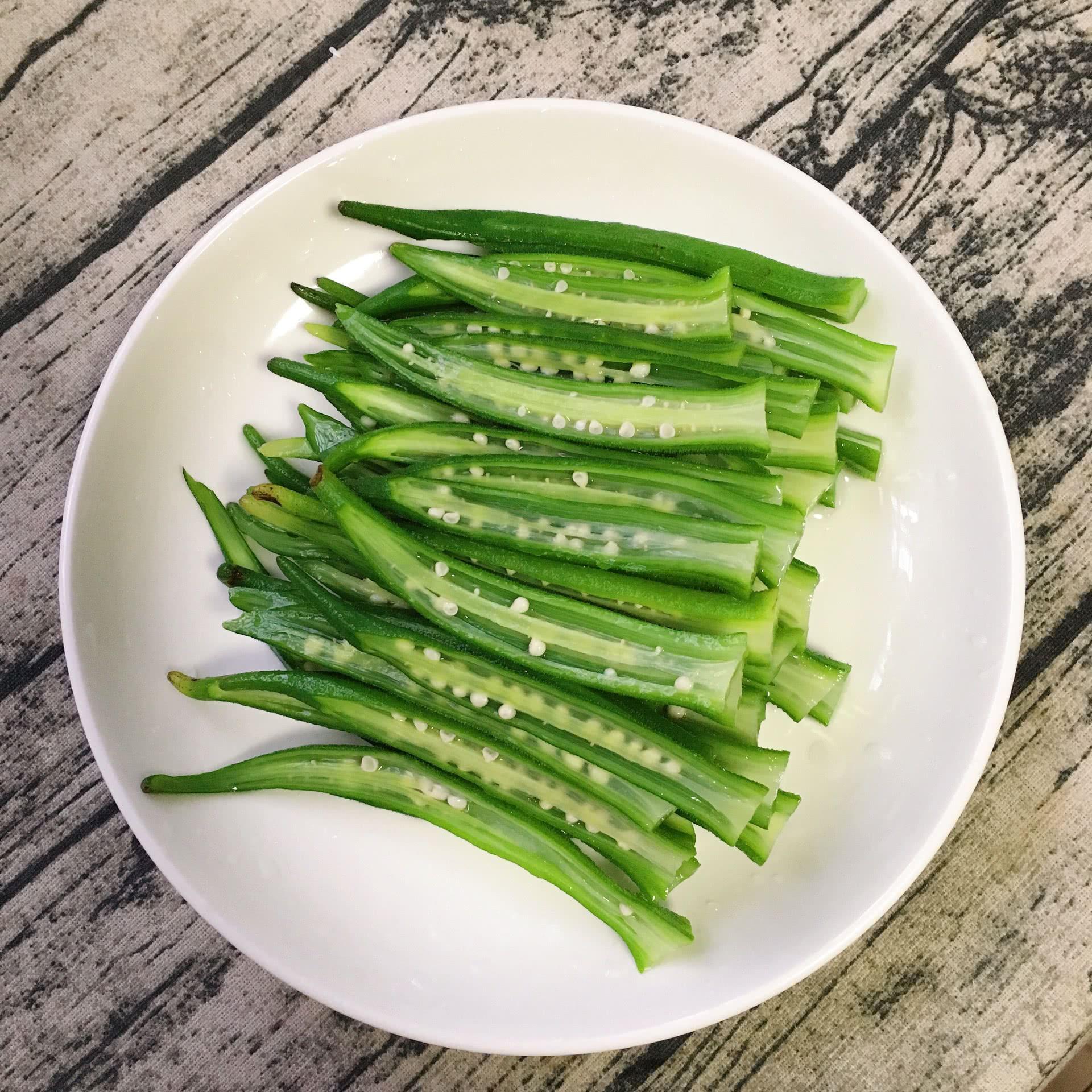 秋葵新吃法，不仅好看更是好吃！