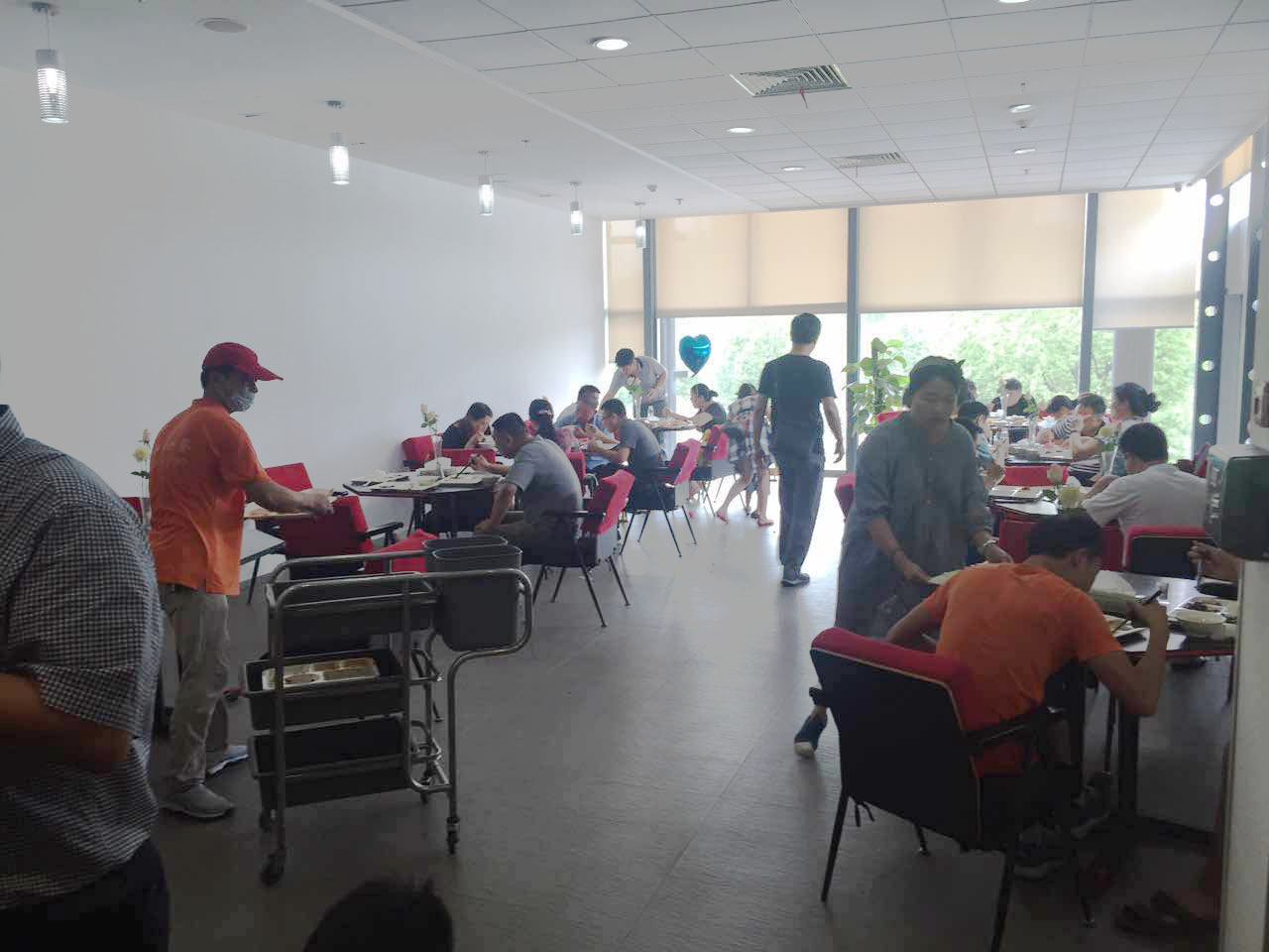 为何越来越多的企业考虑食堂承包？