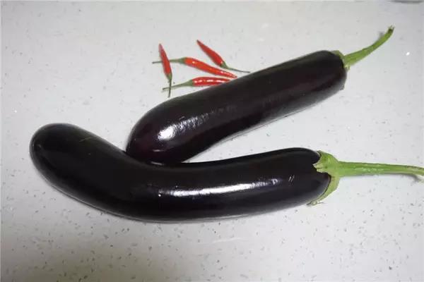 茄子不在炒着吃了，蒜蓉蒸茄子，好吃到舔盘子！