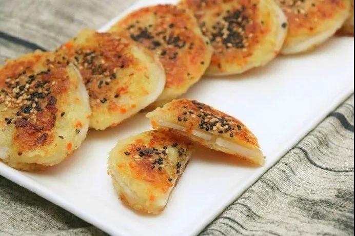 土豆莲藕饼这样做，外焦里嫩，好吃到飞起来！