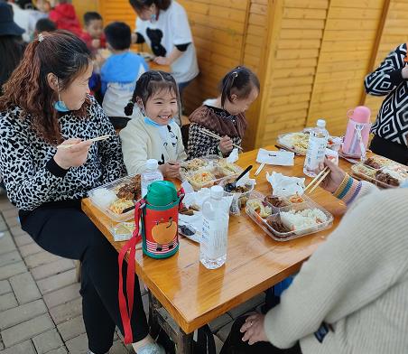 六一| 三胎开放，摩登7助力学生营养餐