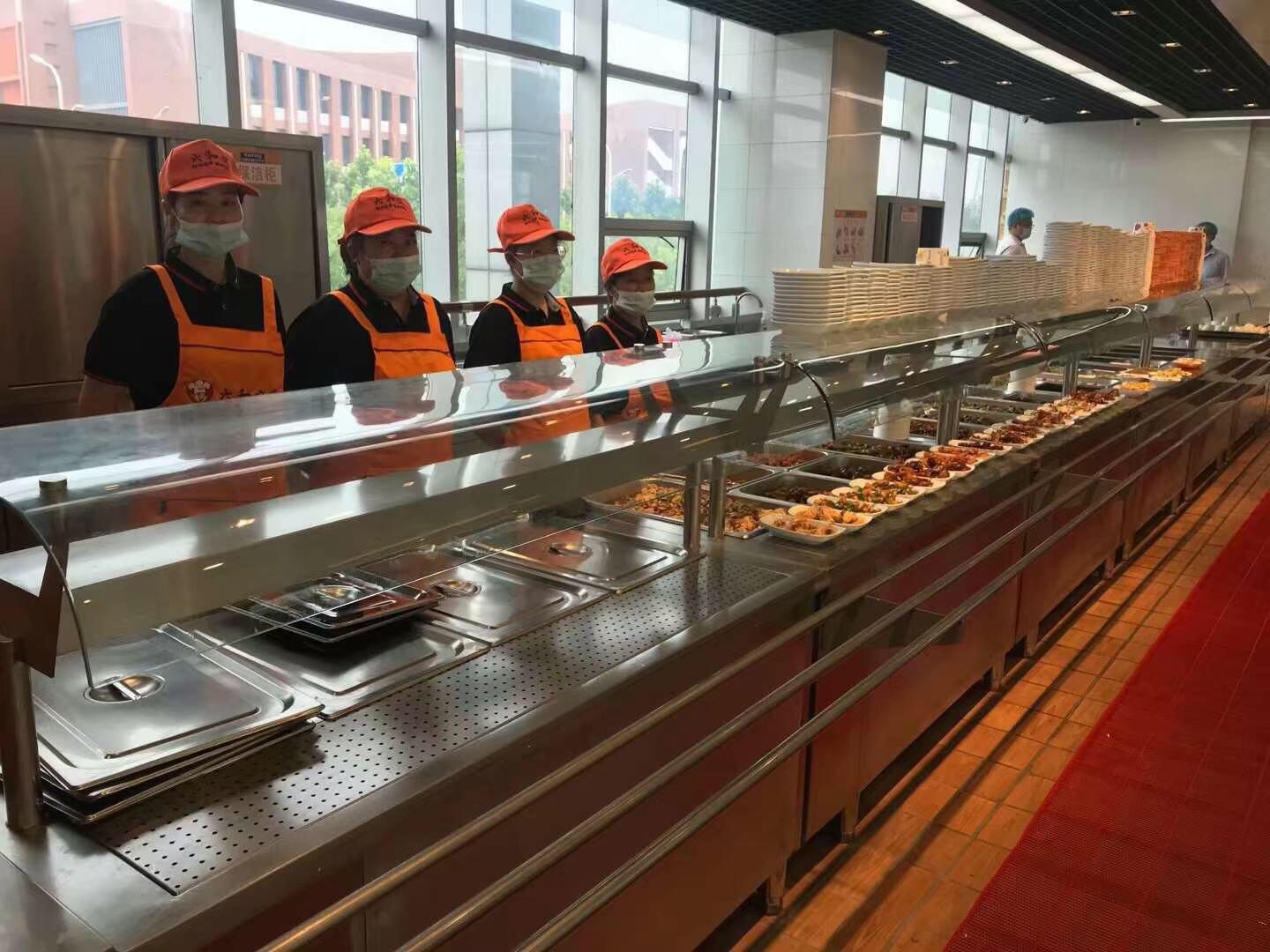 选择专业的食堂承包是企业发展的必然趋势